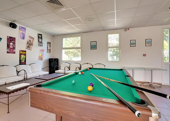 In Дом отдыха